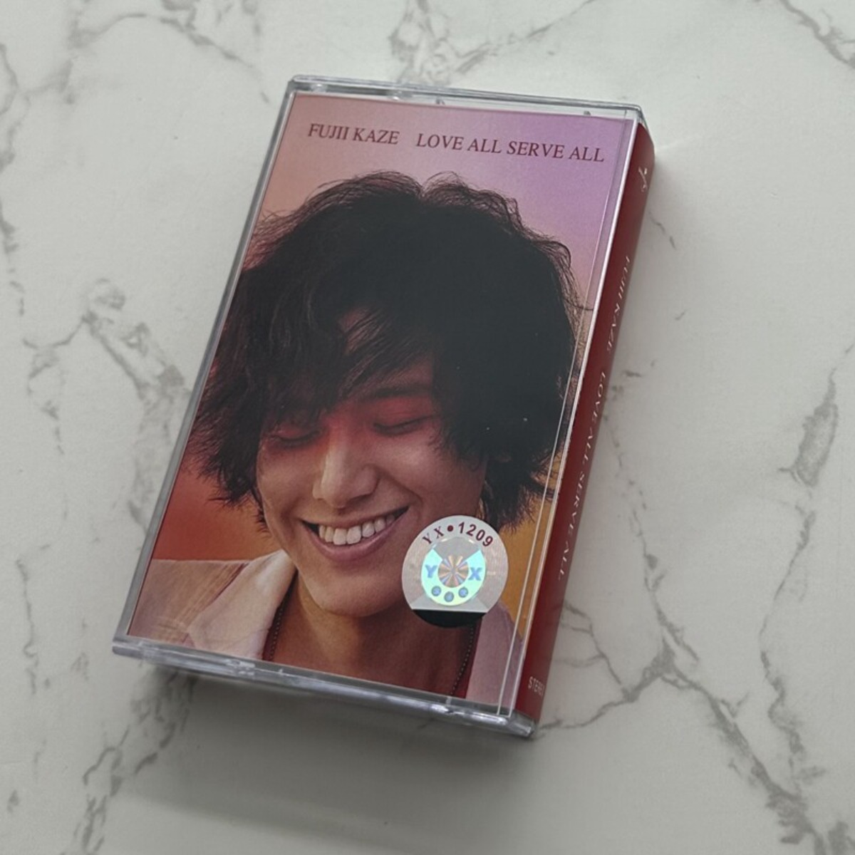 Fujii Kaze LOVE ALL SERVE ALL  - Vintage Collection reseña y precio