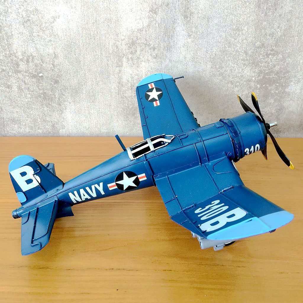 Vintage Ironwork Tin Airplane  - Vintage Collectible Furniture reseña y precio