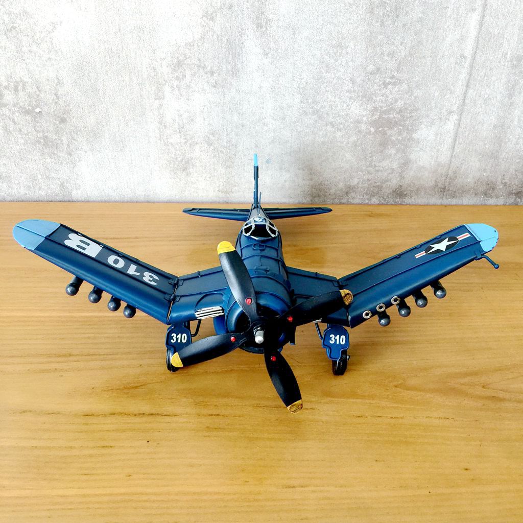 Vintage Ironwork Tin Airplane  - Vintage Collectible Furniture reseña y precio